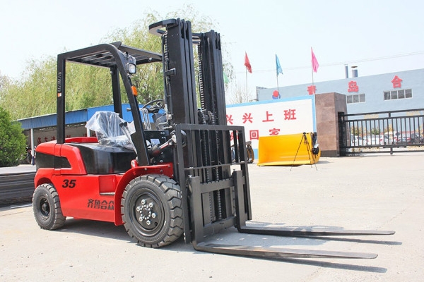 叉車出現(xiàn)“飛車”現(xiàn)象是因為什么？