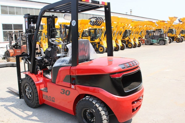 內(nèi)燃叉車出現(xiàn)搗缸現(xiàn)象是因為什么？